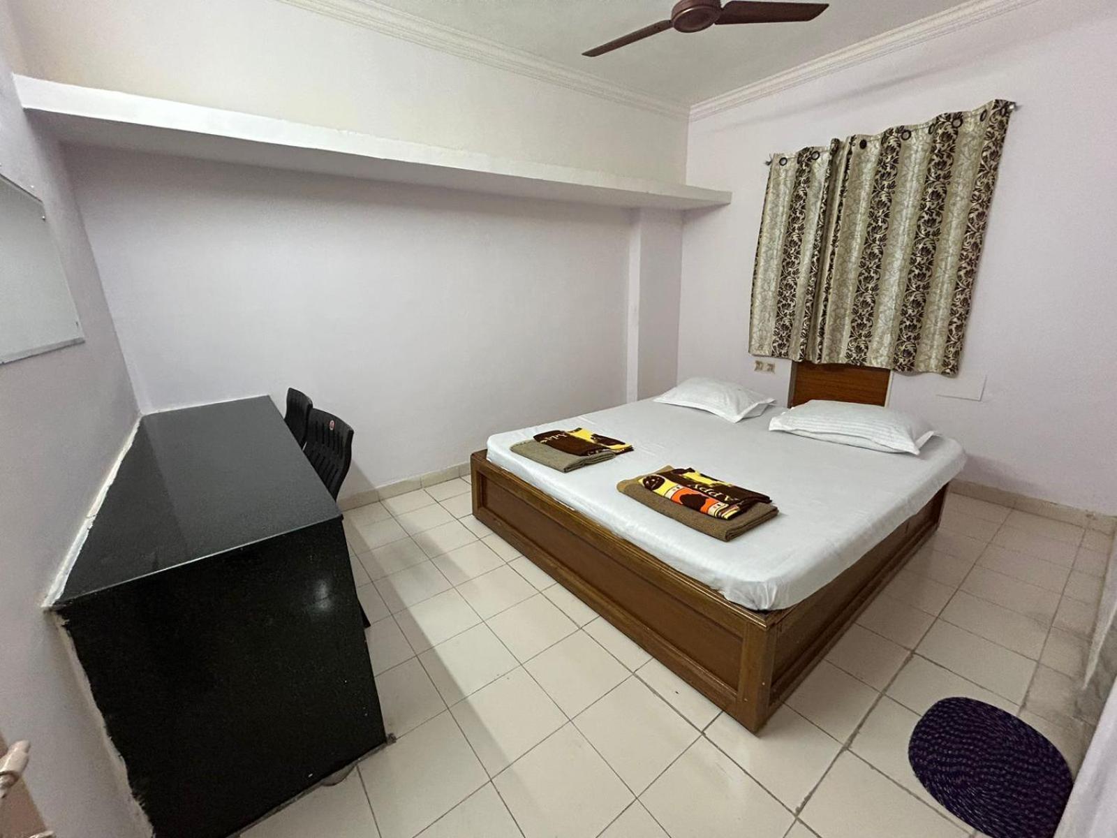 Hotel Vasavi Nivas Tirupati Exterior foto