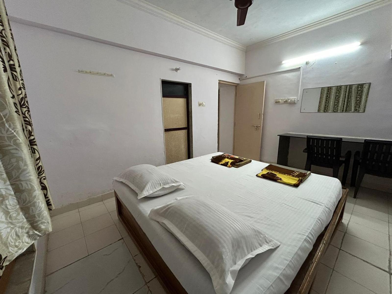 Hotel Vasavi Nivas Tirupati Exterior foto